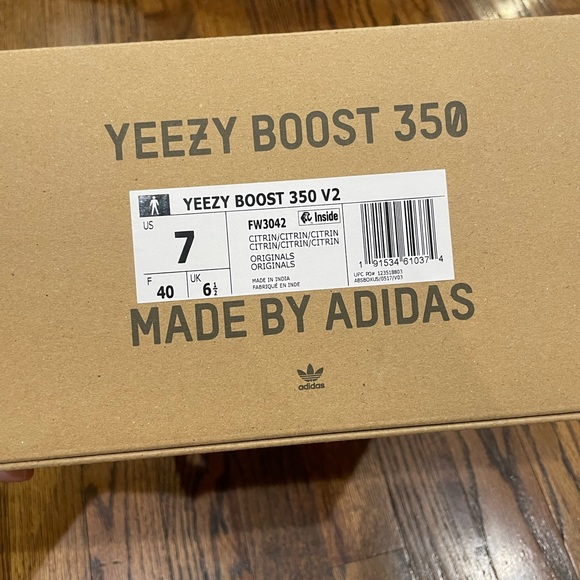 Yeezy Boost 350 V2 Citrin - Picture 10 of 13